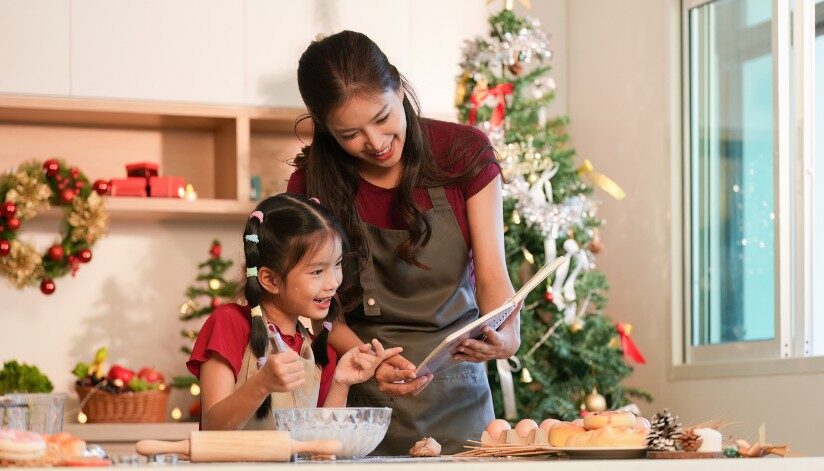 obrien-&-associates-child-care-home-visits-integrity-mother-and-daughter-holiday-baking